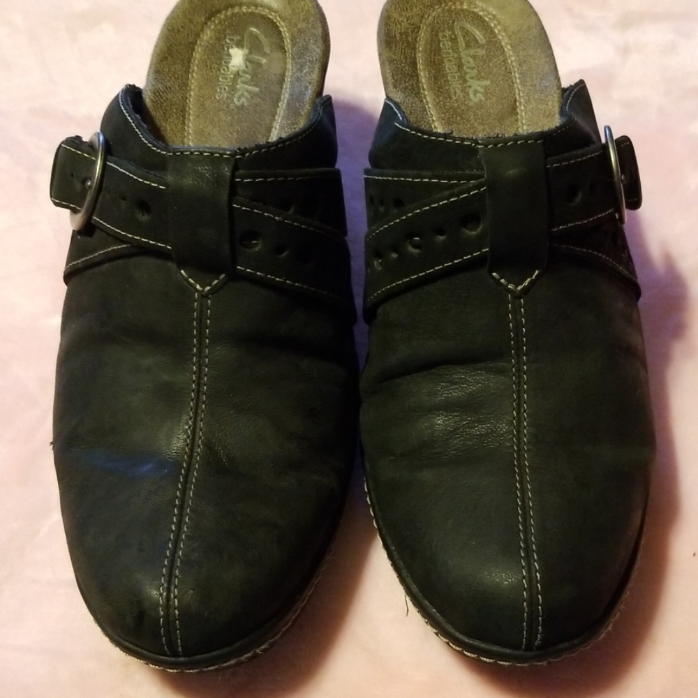 Clarks Clogs - Picture 4 of 5